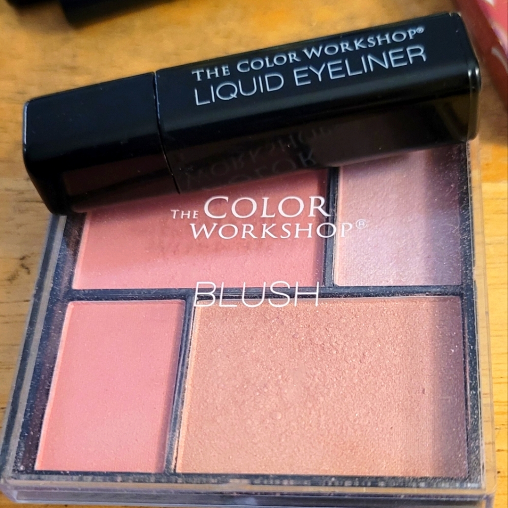 Color Workshop blush and eyeliner set